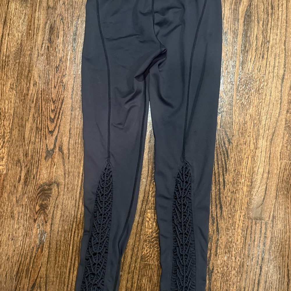 Carbon 38 Black Padang Leggings with Intricate Lace Panel on back of leg size S - Picture 2 of 4